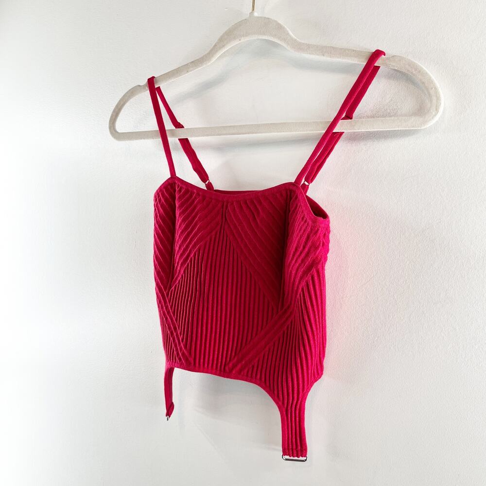 Alo Yoga Denim Knit Garter Ribbed Tank Top in Bold Red Small - Picture 6 of 7